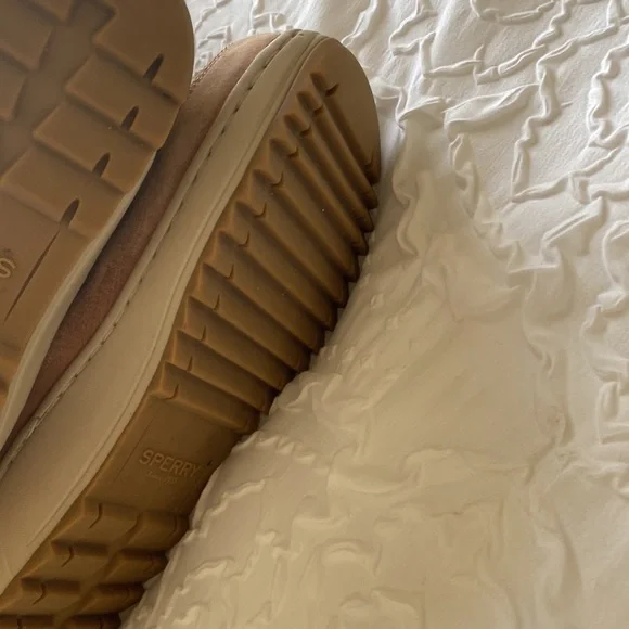 Ladies Sperry boots - Picture 4 of 6